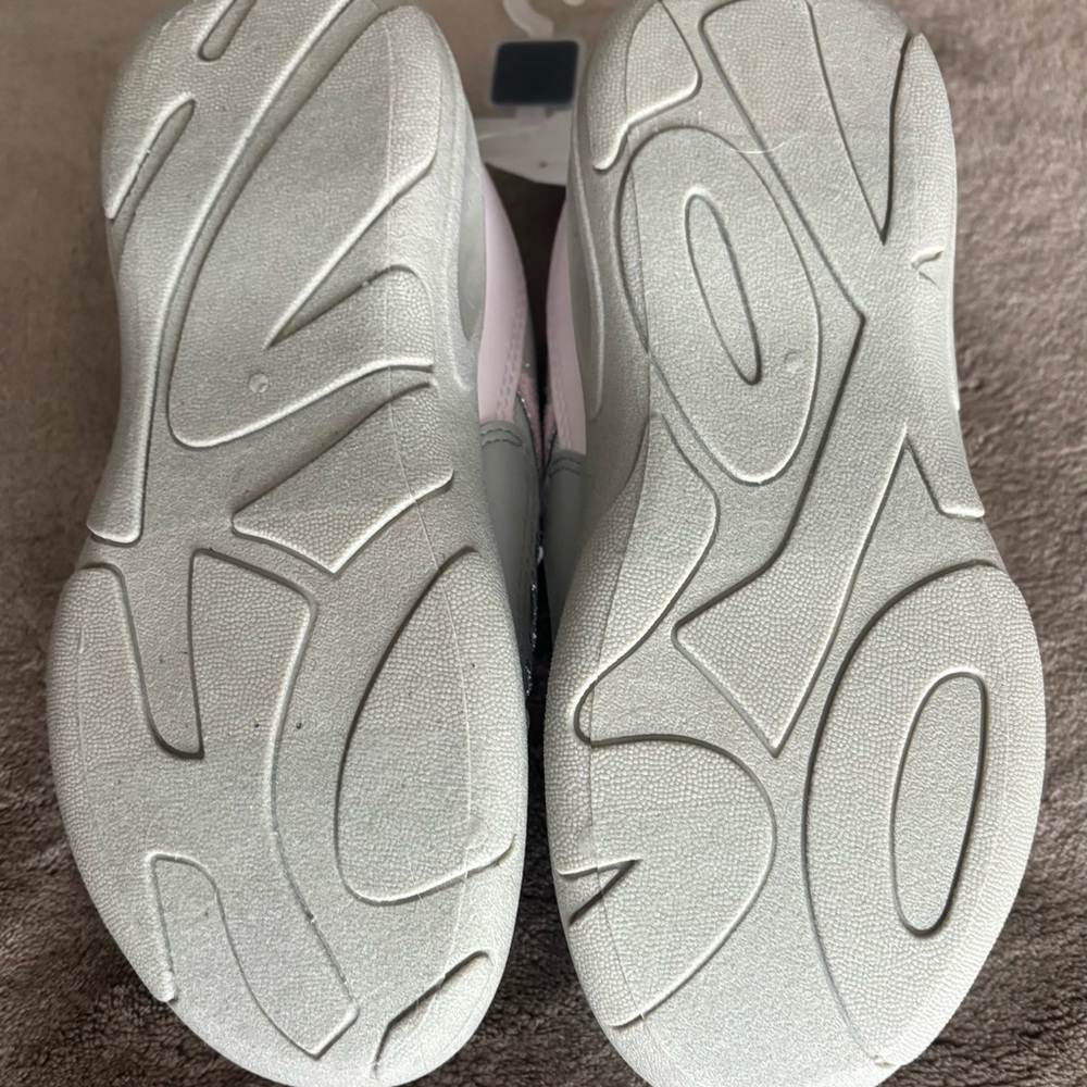 NWT OshKosh B'gosh Kids' Pink and Silver Sneakers - Picture 5 of 5
